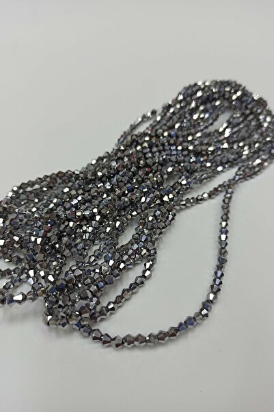 Limelia Сребристо-сива кристална пирамида 4 мм