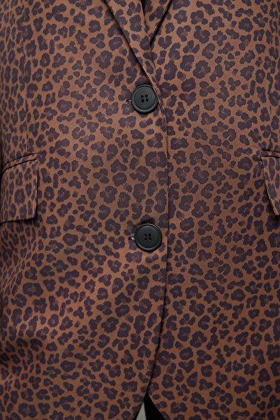 Trendyol Collection Vícebarevná leopardí tkaná bunda Twoaw25Bc00002