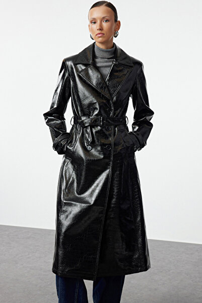 Trendyol Collection Czarny trencz z paskiem - TWOAW25TR00001