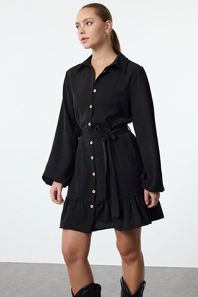 Trendyol Collection Μαύρο υφαντό πουκάμισο φόρεμα με μίνι φουσκωτό και ζωσμένο - Twoaw25el00551