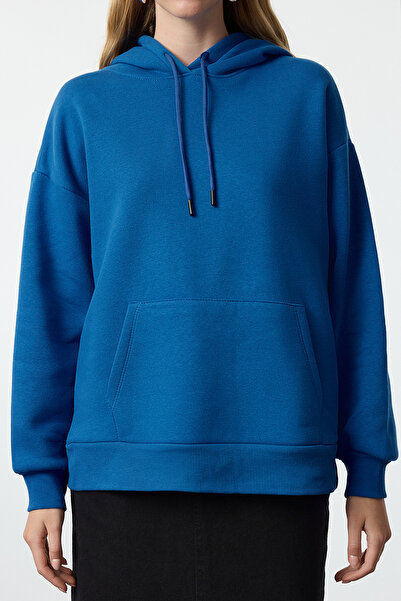 Kolekcia Trendyol Fleecové klokanie vrecká s kapucňouVakyPletené mikiny- Wide Fit Twoaw20sw0525