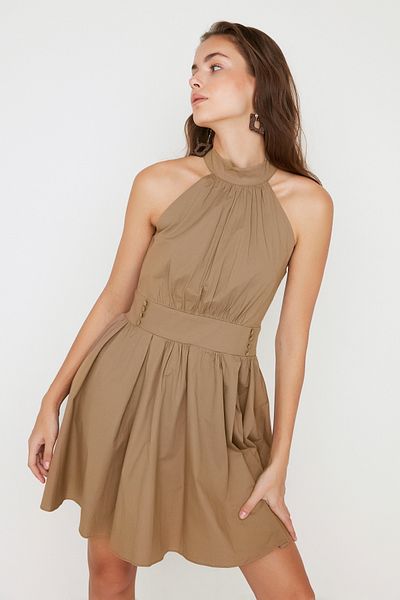 Trendyol Collection Светлокафява мини тъкана рокля с деколте с халтер A-line плисирана TWOSS21EL1527