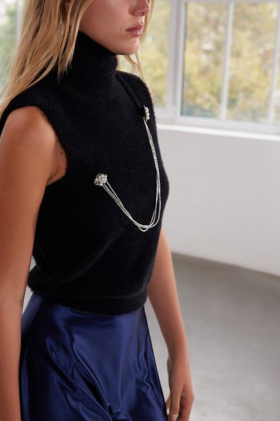Trendyol Collection Limited Edition - Black Furry Knitwear Sweater with Accessory Detail TWOAW25SV00028