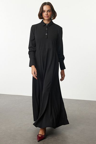 Trendyol Modest Košile s černým lemem a límečkem Pletené šaty s knoflíkem Tctaw25Eb00073
