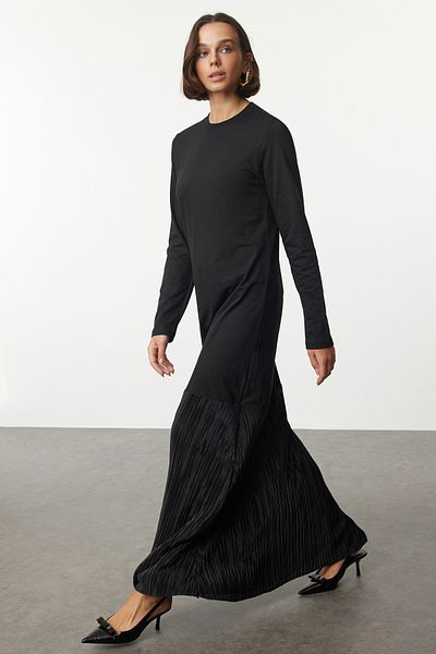 Trendyol Modest Μαύρο πλεκτό φόρεμα με λεπτομέρεια πλισέ φούστα - TCTAW25EB00086