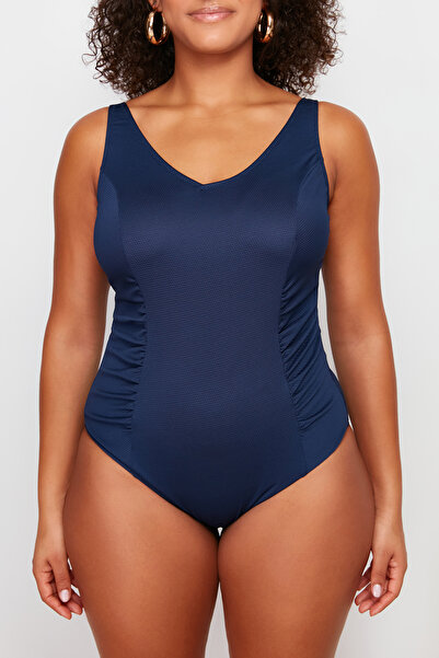 Trendyol Curve Тъмносин дълбок V плетен бански костюм с възстановяващ ефект TBBSS24AM00018