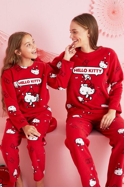 Siyah İnci Red Hello Kitty Licensed - Multicolor Embroidered Crew Neck Pajamas Set Hk301