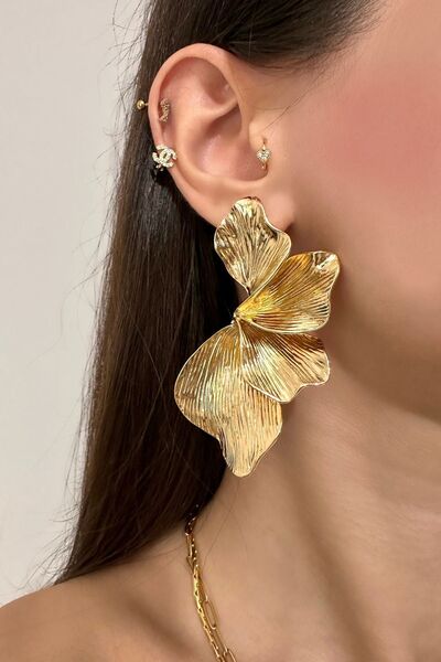 Okko Store حلق على شكل أوراق شجر كبيرة بدون حجر