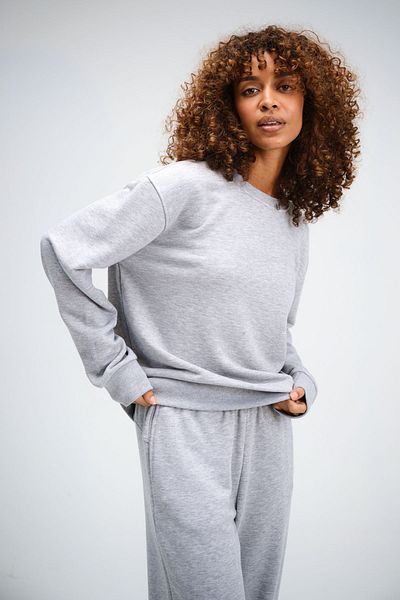 gothamvibes Women's Timeless Oversize Gray Sweatshirt