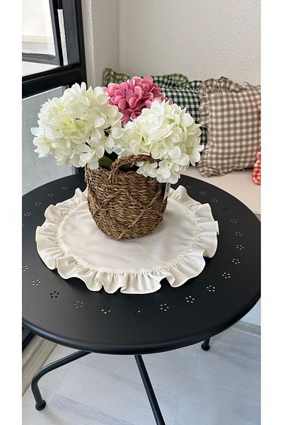 Decamor home Ecru Linen Textured Round Frilly Blanket