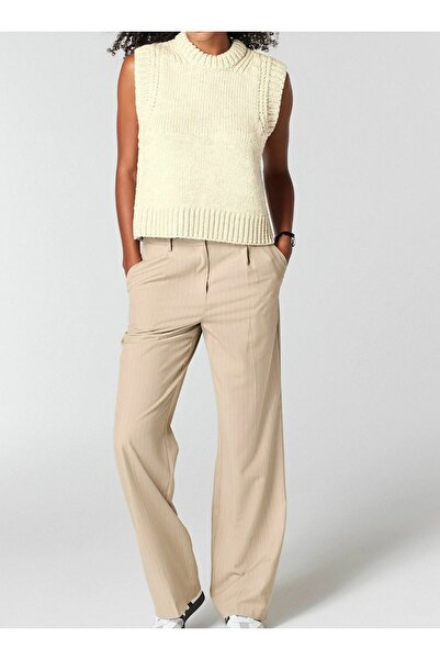 Fast Perry Kadın Krem Triko Yuvarlak Yaka Kolsuz Kısa Boy Günlük Rahat Casual...