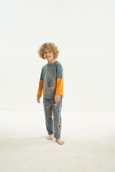 Sevim Boy's Green Long Sleeve Pajama Set - C4T2N7O8