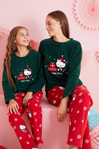 Siyah İnci Hello Kitty Lisanslı Polar Yeşil Çok Renkli Nakışlı Bisklet Yaka Pijama Takım HK307