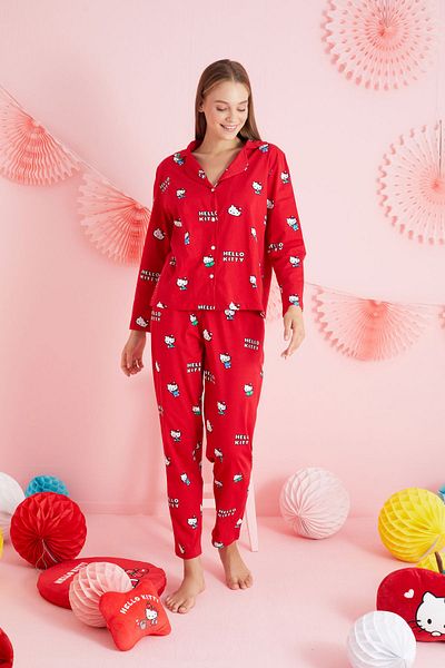 Siyah İnci Hello Kitty Licensed 100% Cotton Red Multicolor Button Pajamas Suit Hk251