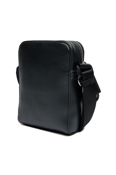 Calvin Klein Taggered Reporter17 - Comfortable Fit and Stylish Design