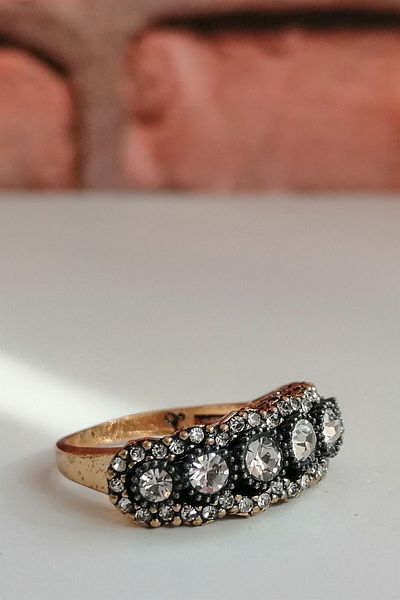 Esra Pamir Diamond Mounted 7 Stone Ring