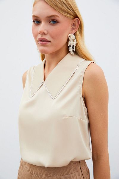 Sateen Beige Color Pearl Collar Tank Top