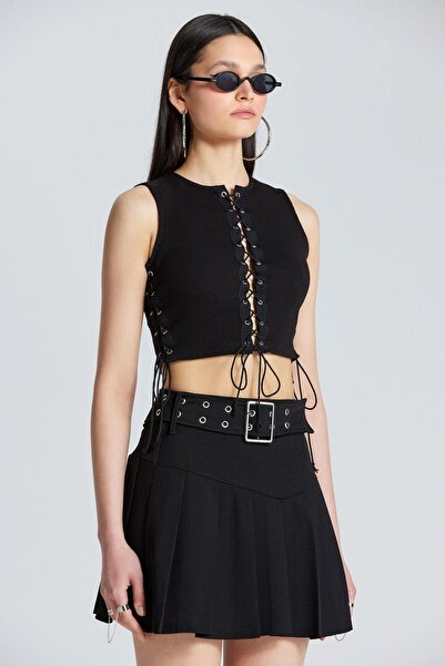 boutiquen 2527 Black Crop with Eyelet Tie