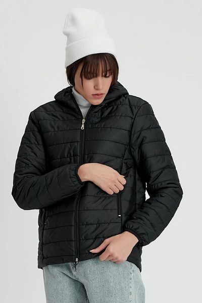 makiteks Černý prošívaný pohodlný dámský kabát z vláken a větru