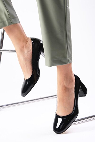 Mio Gusto Nefritová černá lakovaná kůže Mary Jane - Dámské boty s kulatou špičkou na blokovém podpatku