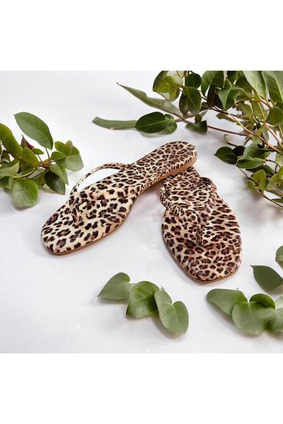 FURIA SHOES Leopard Patterned Flip Flops