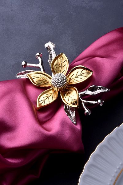 AVMSTORE Gold and Silver Daisy Patterned Luxury Napkin Ring