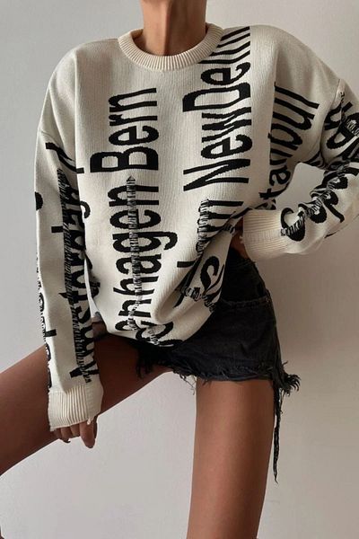 Mogi Butik Text Patterned Oversize Knitwear Women's Sweater - Ripped Detail 3037