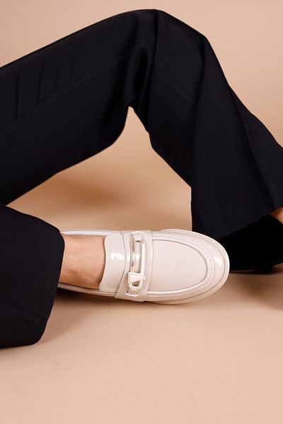Getcho Pantofi de damă Portos din piele lacuită bej