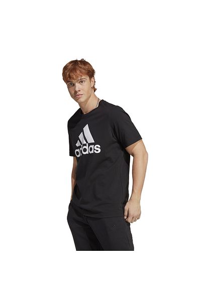 adidas تي شيرت أساسي بشعار كبير من الجيرسيه