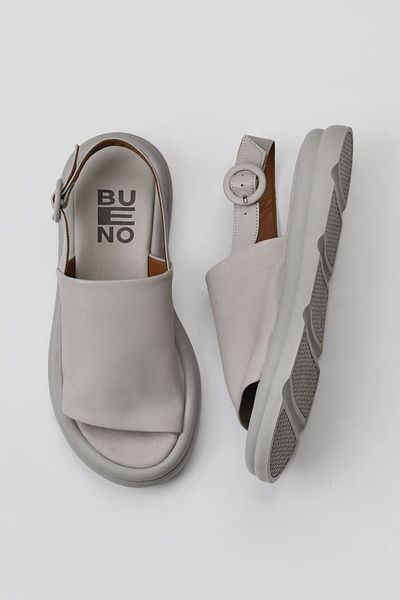 Bueno Shoes Sandale de damă din piele ecru - cu toc cu pană, model 01wy9410