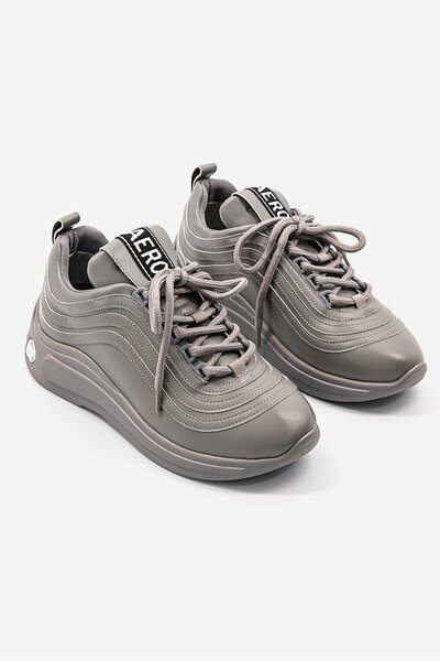 Aeropostale حذاء نسائي يومي برباط باللون الرمادي