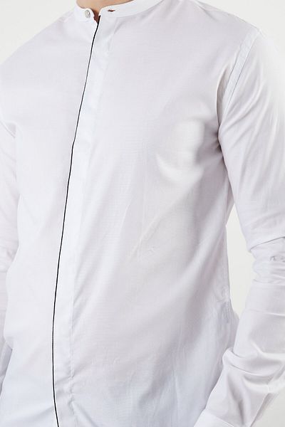 The Kooples قميص رجالي كاجوال بأكمام طويلة وقصّة Slim Fit، أبيض
