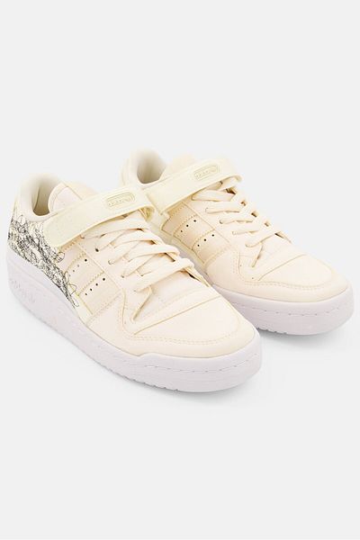 adidas Women Forum 84 Low Lace Up Outdoor Shoes, Cream