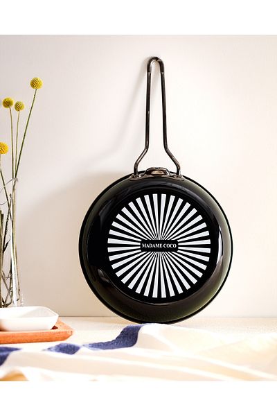 Madame Coco Green La Garde Pan
