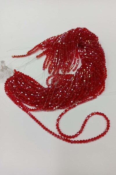 Limelia Piramida de margele de cristal roșu mediu 4 mm