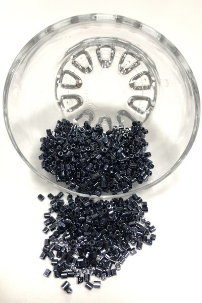 Limelia Тъмносини големи нарязани мъниста (2-2,5 мм)