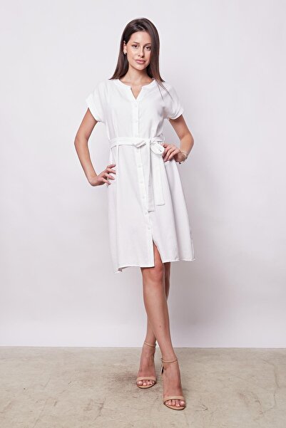 Jument Λευκό φόρεμα μέχρι το γόνατο - λινό μείγμα, γιακάς, εκτός ώμου, δαντέλα στη μέση και κουμπιά