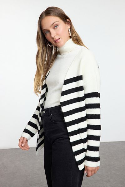 Trendyol Collection Miękki, teksturowany, czarny, szeroki, dzianinowy kardigan w paski - Twoaw25Hi00230