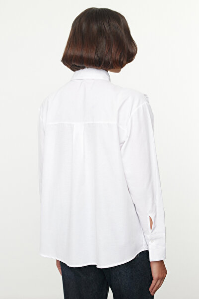 Trendyol Collection Oversize White Woven Shirt - Pleat Detail, Wide Fit TWOAW25GO00073