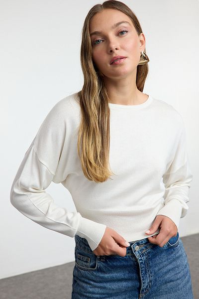 Trendyol Collection Prémiový pletený svetr Ecru - Basic Twoaw25kz00186