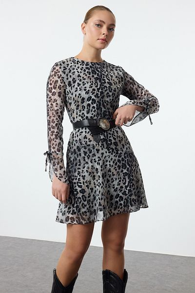 Trendyol Collection Minišaty Leopard Print Flounce – vícebarevné, zimní, tkané Twoaw25El00381