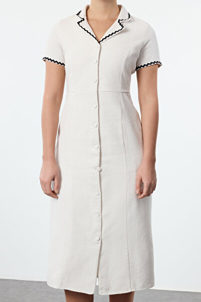 Trendyol Collection Tweed Woven Midi Shirt Dress – Ecru s detailem doplňků, Winter, Twoss24El01127