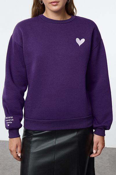 Trendyol Collection Lila besticktes dickes Fleece-Sweatshirt - Regular Fit TWOAW25sw00176