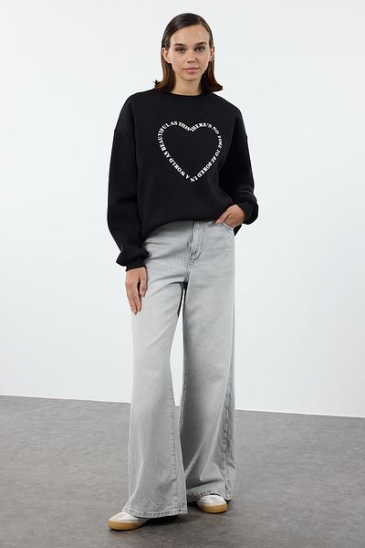 Trendyol Collection Черен плетен суитшърт с полар с голям принт на гърба - Twoaw25sw00200
