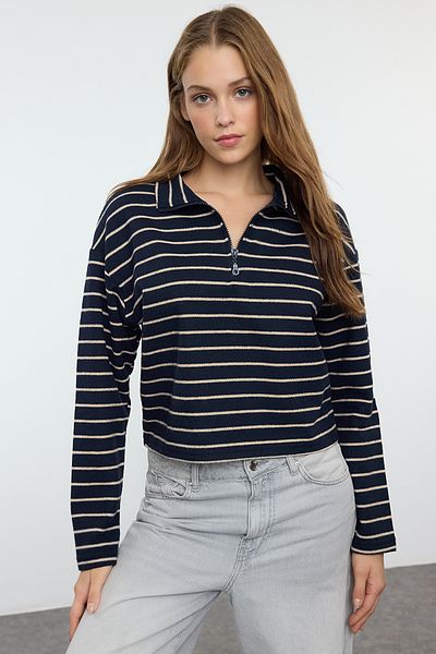 Trendyol Collection Állványgallér sötétkék csíkos Thessaloniki kötött pulóver - Twoaw22sw0732