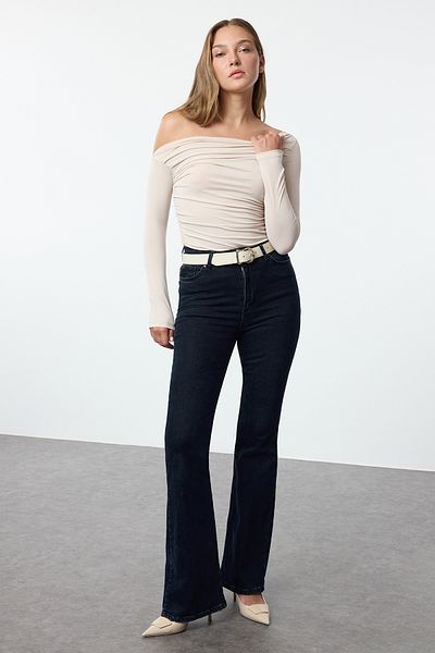 Trendyol Collection Flexible Strickbluse - Langarm, Kordelzug mit Schmucksteinen, tailliert Twoaw25bz00248