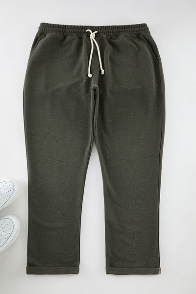 Trendyol Collection Khakifarbene, strukturierte Jogginghose in Übergröße – Regular Fit TMNAW25AJ00010