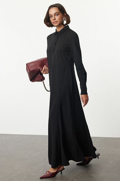 Trendyol Modest Košile s černým lemem a límečkem Pletené šaty s knoflíkem Tctaw25Eb00073