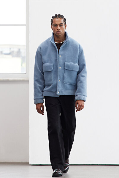 Trendyol Collection Limitovaná edice - Modrý měkký zimní kabát Regular Fit Tmnaw25mo00034 s stojáčkem a detailem kapsy