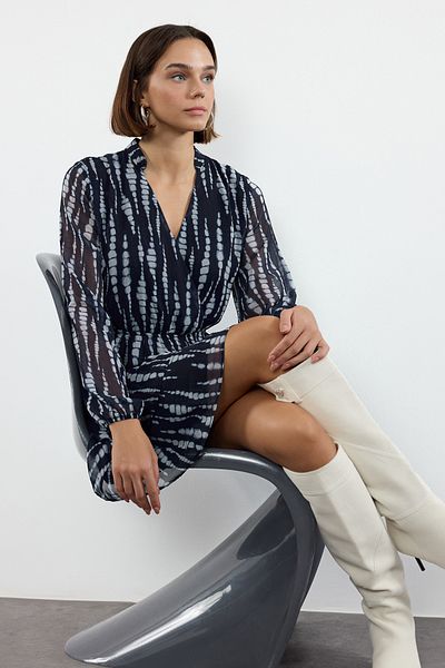 Trendyol Collection Двобортна сукня з темно-синім візерунком на шиї з підкладкою в стилі фігуристів TWOAW25EL00255